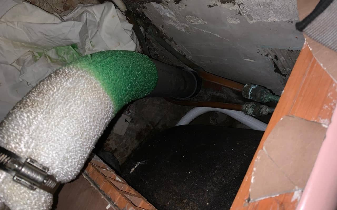 Réhabilitation par chemisage de 3 colonnes SDB-WC d’un bâtiment R+7 - 3