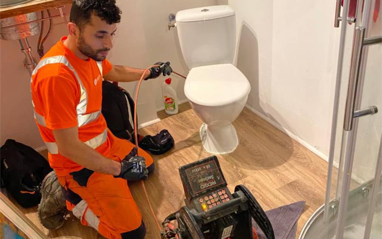 Inspection vidéo par caméra RIDGID d'une canalisation d'eaux usées - 1