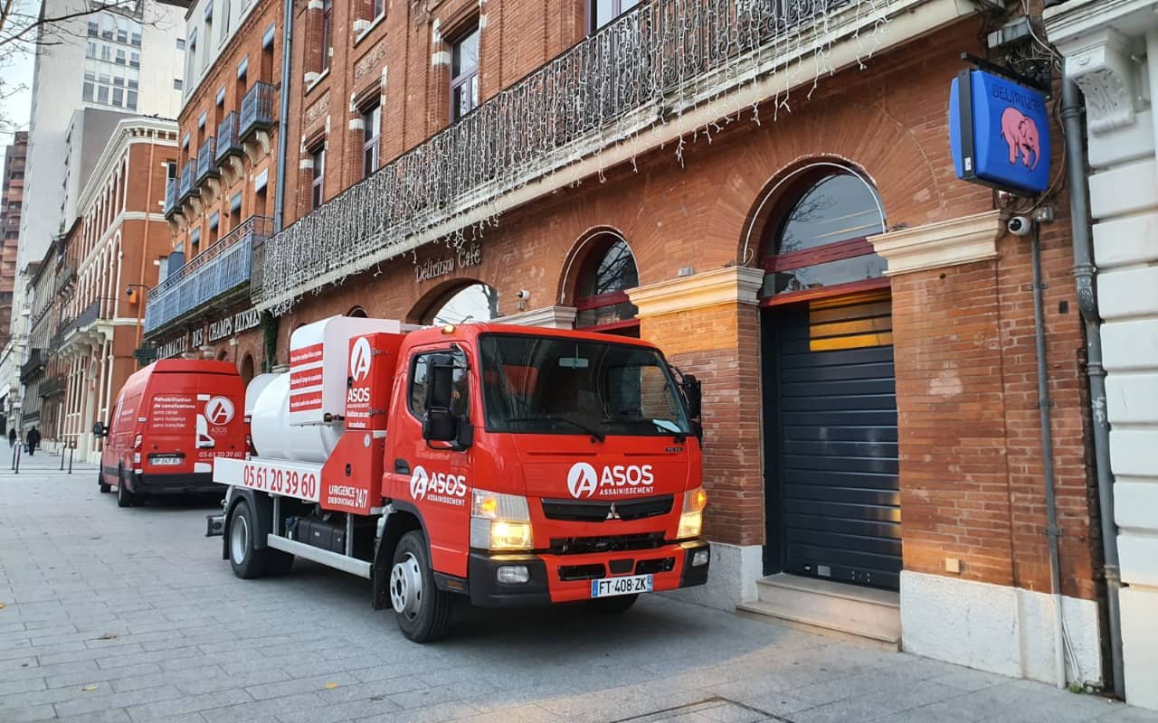 Rénovation d'une canalisation par pose d'une manchette au Délirium Café à Toulouse - 1